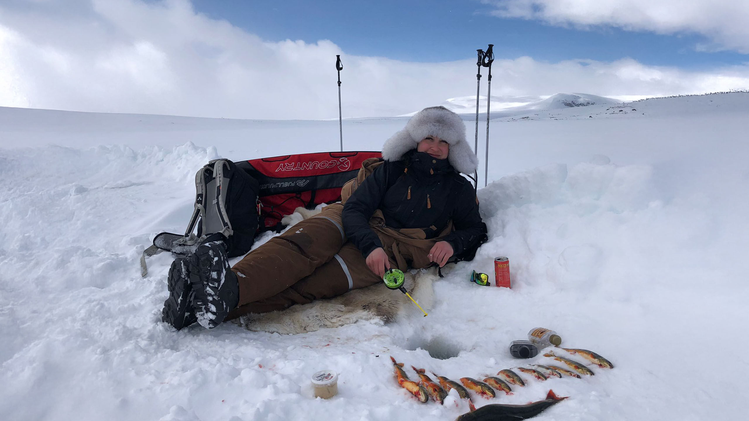 Laserleikattu vaikuttaja Viivi Matinlompolo pilkill&auml;.